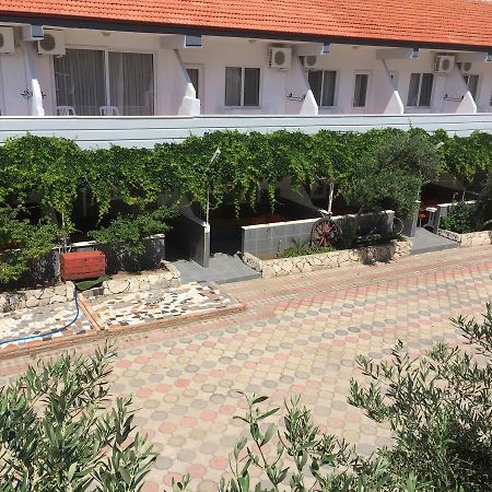 Karakas Motel Айвалик Екстер'єр фото