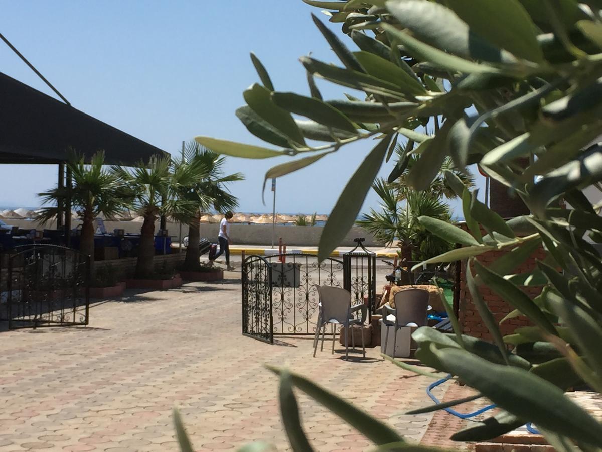 Karakas Motel Айвалик Екстер'єр фото
